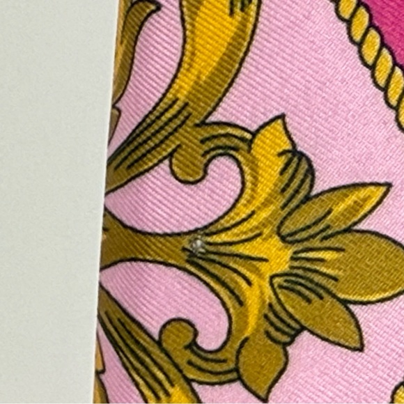 Estee Lauder Soft Pink and Gold Cosmetic Bag - Picture 2 of 8